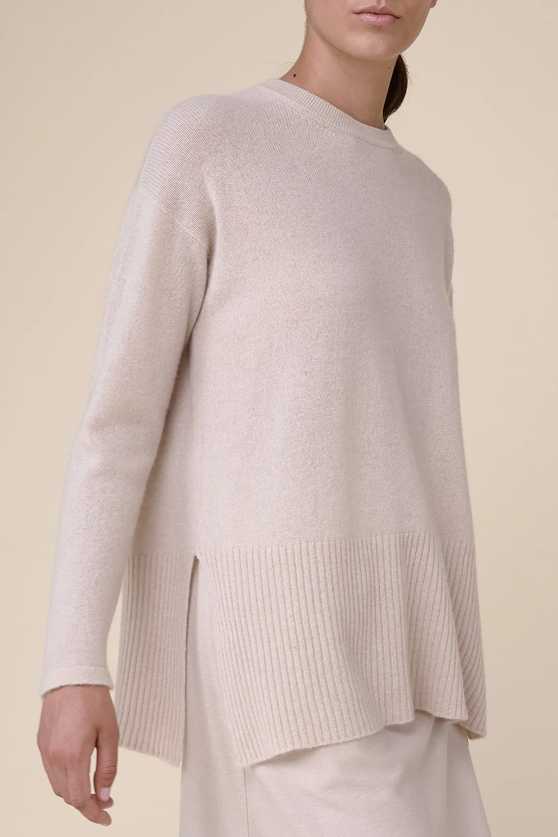 NICHE BEIGE CASHMERE CREW NECK SWEATER