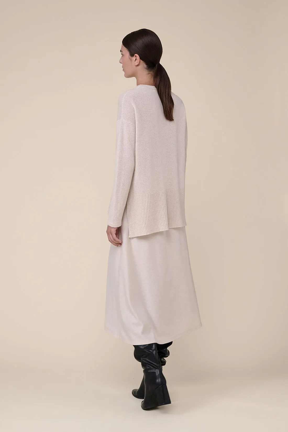 NICHE BEIGE CASHMERE CREW NECK SWEATER